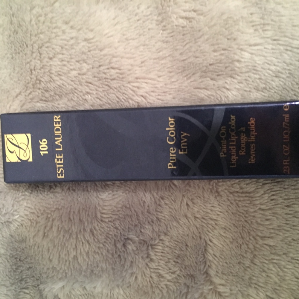 Estee Lauder Poured Bronze 106